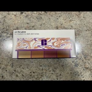 Clinique on the glow palette